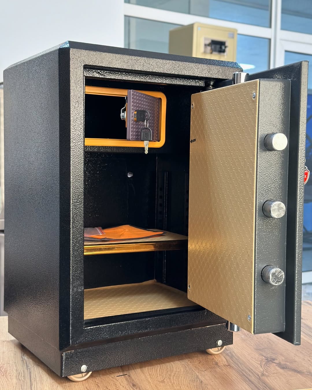 coffre-fort H2-620 & ( Empreinte digitale + double serrure + code tactile )